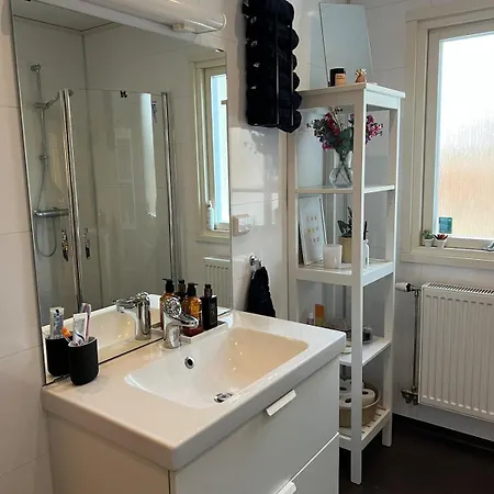 - Home, Close To Airport And The 别墅