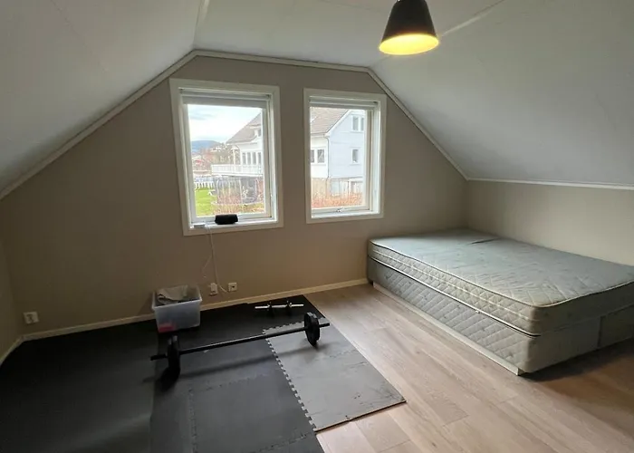 别墅 - Home, Close To Airport And The *